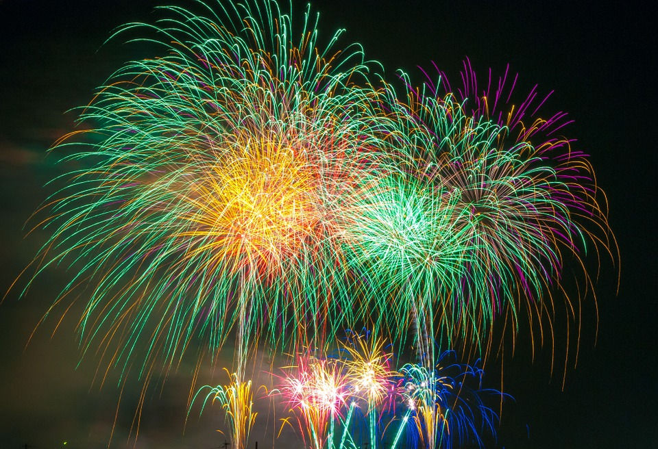 fireworks over lake - Kohji Asakawa