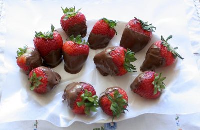 Chocolate Strawberries for dessert aboard the Lady of the Lake buffet dinner and cruise